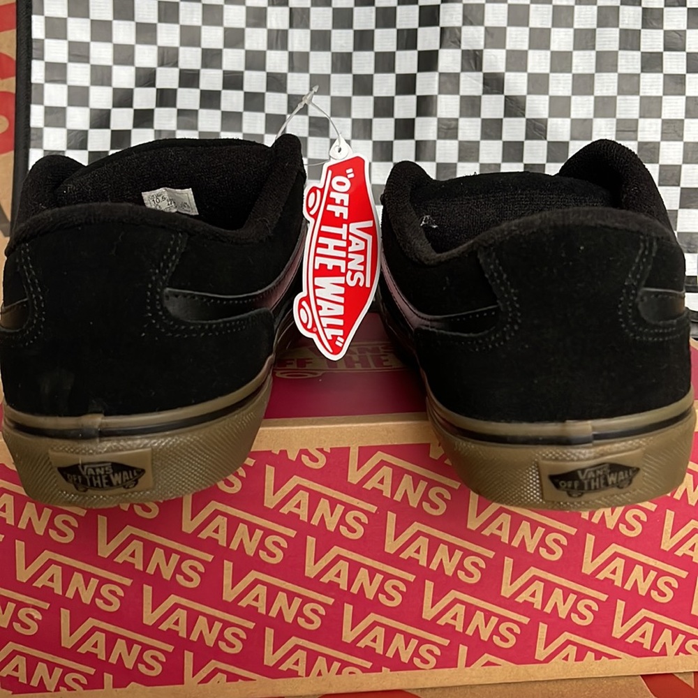 Vans Men’s Bearcat Black/Dark Gum sneakers Bearcat
Black/Dark Gum
VN000DT239L - Picture 14 of 16
